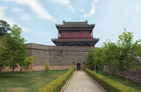 蓝天下中国传统建筑 蓝色天空下地标城市寺庙旅游花园旅行建筑学小路红色文化图片