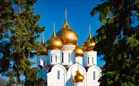 俄罗斯亚罗斯拉夫的教堂 宗教与旅行旅游全景城市金子蓝色历史大教堂纪念碑天炉天空图片