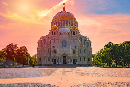 俄罗斯克伦施塔特圣尼古拉斯大教堂圆顶日落海军海员旅游建筑学建筑太阳旅行蓝色图片