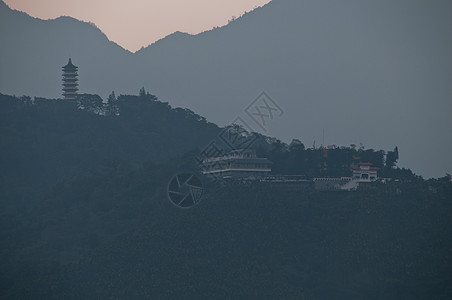 日月月湖台湾的帕果达和温武寺图片