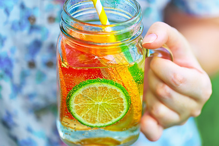 罐装水果柠檬水饮料浆果橙子口渴排毒餐厅维生素咖啡店饮食玻璃图片