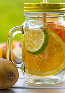 罐装水果柠檬水叶子草本植物香料饮料食物薄荷液体活力果汁阳光图片