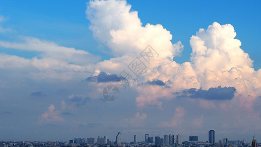 蓝天 白云和城市风景天空建筑市中心天线建筑学场景景观旅行建筑物城市图片