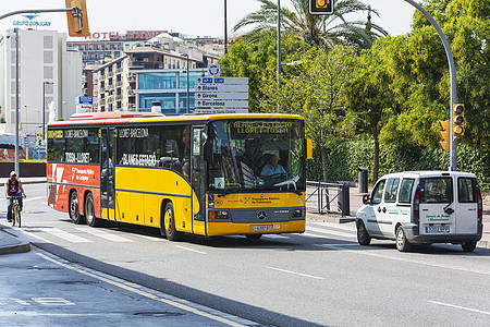 西班牙运输公司PUJOL的普通公共汽车图片