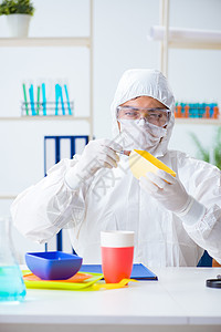 化学检查和测试塑料盘子样本科学家生物研究员食物刷子学习卫生显微镜双酚图片