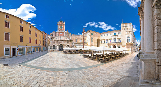 Zadar Zadar历史建筑和咖啡厅中的人民广场图片