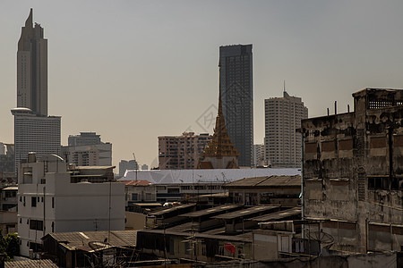 曼谷市与泰国寺庙和现代高楼的景色旅游首都商业城市景观摩天大楼教堂社区旅行地标图片