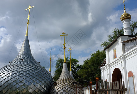 俄罗斯内地的景象教会天炉宗教寺庙天空旅行圆顶大教堂金子穹顶图片