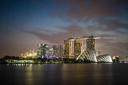 新加坡夜晚的天线视图景观市中心城市建筑雕塑酒店天空旅行商业螺旋图片