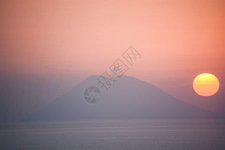 斯壮博利火山 Italy白色国家旅行蓝色天空公园风景图片