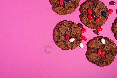 自己做的燕麦巧克力饼干和多汁果豆的谷物糖果小麦营养食物巧克力甜点饼干麦片美食燕麦图片
