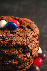 自制的燕麦巧克力饼干堆加谷物和果冻糖果饮食营养宏观饼干美食豆子燕麦麦片食物图片