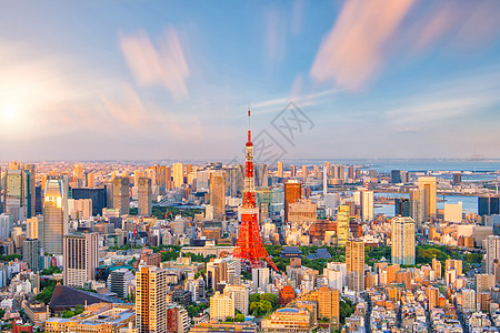 东京市天际线和东京塔大楼的全景摩天大楼建筑学旅行中心地标游客天线城市场景日落图片