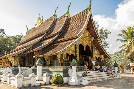 川主寺老挝的寺庙和尚增值税世界之旅旅行者文化观光建筑游客宗教主庙背景