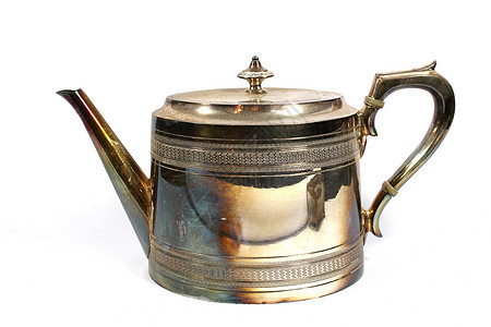 白背景金属中的古老古董克特或茶壶青铜饮料黄铜蒸汽厨房图片