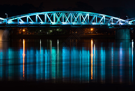 Hue的Thuong天桥之夜照明地标城市旅行色调蓝色反射天空旅游建筑学图片