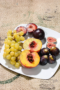 水果果健康采摘黄桃福利水果桃子维生素杏子白桃背景图片