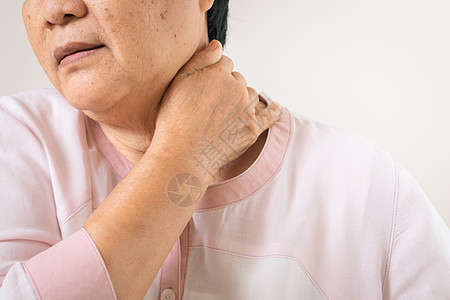 老年妇女的肩部和颈部疼痛 塞尼奥的保健问题脊柱疾病脖子痛苦中年女性椎骨女士医生颈椎病背景图片