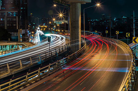 横过光线通道 曼谷市背景位于北边运输路口建造路线车辆景观曲线运动基础设施速度图片
