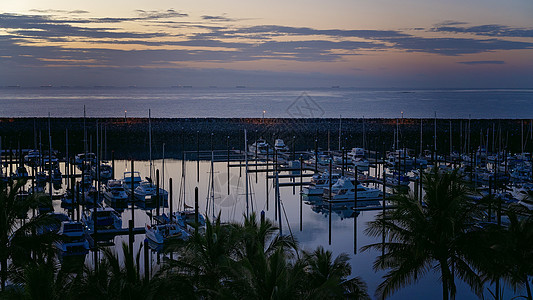 明晨在Amarina水路闲暇双体奢华风帆海岸旅行蓝色棕榈汽艇图片