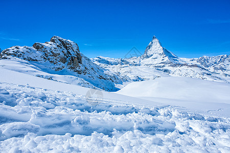 雪山多角山峰 泽尔马Zerma天空首脑地标游客冰川晴天远足高度蓝色滑雪图片