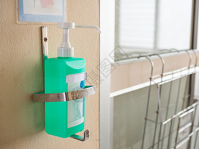 医院的洗手液水泵瓶 在医院用于卫生皮肤护理凝胶诊所药品流感预防民众瓶子液体图片