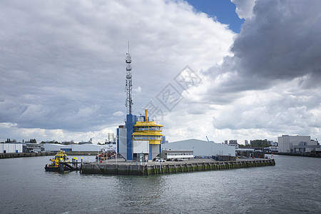 鹿特丹港甚高频无线电台和交通中心 位于莱哈文和伊日塞尔海文之间图片