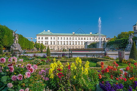 奥地利萨尔茨堡米拉贝尔花园公园花园绿色蓝天历史性图片