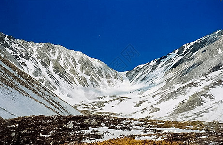 冬雪中的赛昂山 山的本质是说生态全景旅游悬崖岩石远足晴天蓝色天空旅行图片