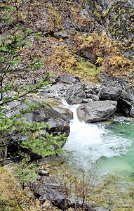 山河 石块和山河水 据说是山地荒野公园岩石旅行季节天堂峡谷全景石头山脉图片