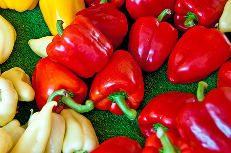 胡椒辣椒烹饪香料厨房食物蔬菜黄色红色背景图片