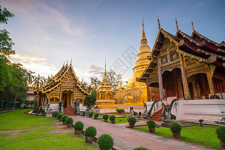 清迈老城中心的寺庙宝塔金子旅游旅行地标避难所艺术历史性教堂文化图片