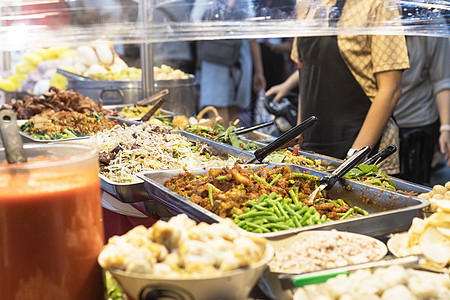 泰国街头食品 泰国食品风格的米饭和咖喱在市场 Ban街道房间摊位烹饪食物办公室派对发射菜单店铺图片