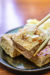 深油炸臭豆腐加菜菜菜卷心菜小吃蔬菜豆腐美味游客旅行美食口感食物街道图片