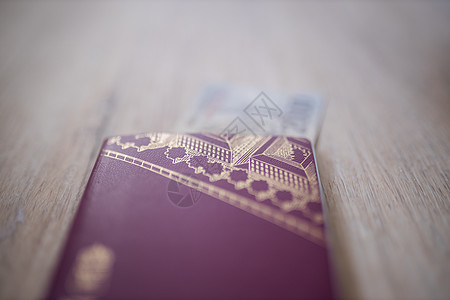 瑞典 护照 印有两万印度尼西亚卢比的 部分内存法案图片