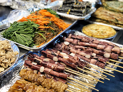 韩国首尔东台门区夜生活街坊食品炙烤美食烹饪市场人群文化街道乌贼商业烧烤图片