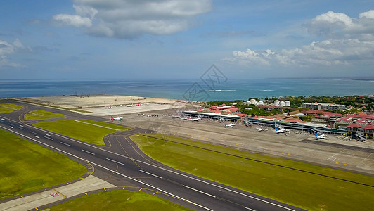 飞机停在Ngurah Rai机场Apron 从空中查看国际机场VIT型飞机图片