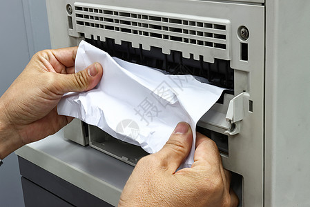办公室打印机中拆纸厂 纸张加联器技术员除纸斯塔克技术电脑电气维修服务替代品打印倾倒复印机男人图片