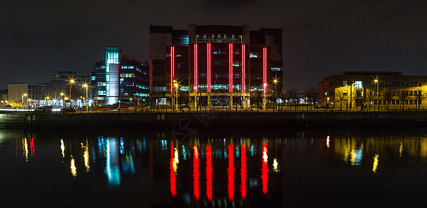 爱尔兰都柏林 2017 年 1 月 21 日 国际金融服务中心 (IFSC) 是位于都柏林利菲河畔的标志性现代建筑图片