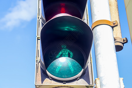 行人和汽车的绿灯和红色交通灯警告红绿灯街道蓝色塑料车道绿色城市控制自行车图片