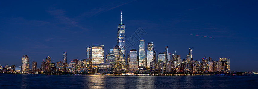 夜幕下曼哈顿全景图片