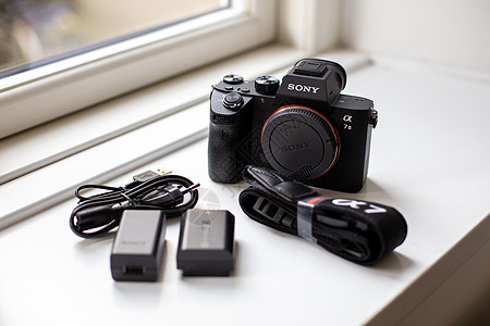 索尼A7三无镜相机的特写画幅框架传感器摄影畅销书电缆相机电池反光镜品牌图片