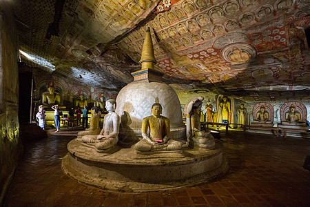 斯里兰卡达姆布拉洞穴寺内斯图帕和雕像游客吸引力历史性圆顶旅游世界世界遗产佛教徒观光洞穴图片