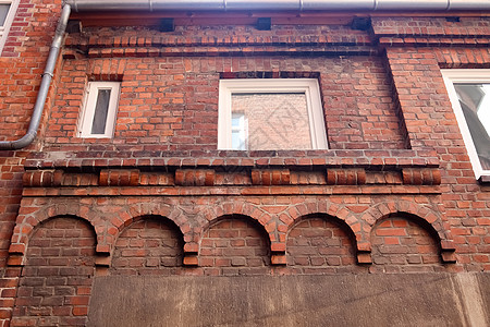 在小城镇Flensburg发现的美丽古老的外墙建筑旅行公寓建筑学木头历史全景街道地标旅游窗户图片