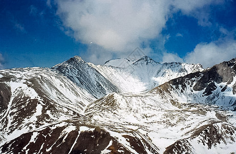 冬雪中的赛昂山 山的本质是说旅游旅行岩石顶峰自然公园假期远足全景海岸野生动物图片