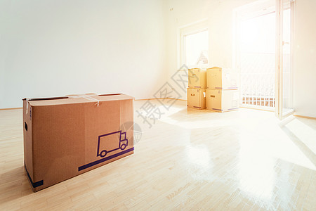 移动 纸板 用于搬入新的 清洁和亮亮的家的盒子房子销售搬迁送货公寓窗户财产房间抵押包装图片