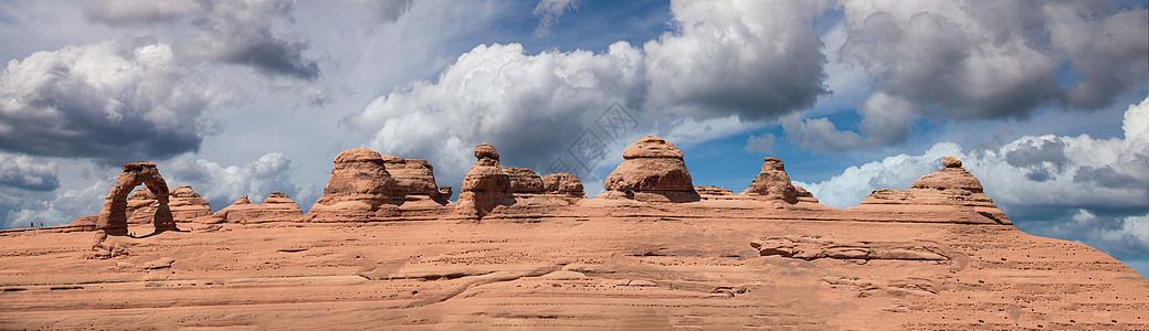 旅游的风景美术全景 Arches国家公园 岩石形成与蓝天空的高度分辨率图像图象蓝色拱门砂岩风景公园沙漠天空旅行红色石头背景