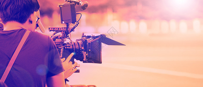 电影业 用专业摄影机拍电影导演播送稳定性全体技术娱乐人员电视夹子操作员图片