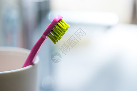 刷牙 洗手间中的牙刷刷子浴室牙齿治疗生活方式漱口水牙膏打扫牙科美容图片