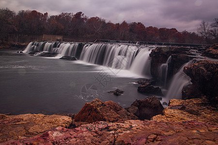 密苏里州约普林大瀑布瀑布岩石图片